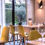 فندق Mercure La Cite قرقشونه