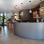 Mercure La Cite فندق قرقشونه
