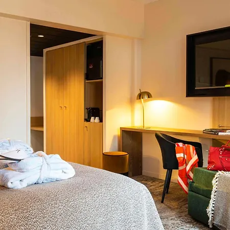 Mercure La Cite 4*