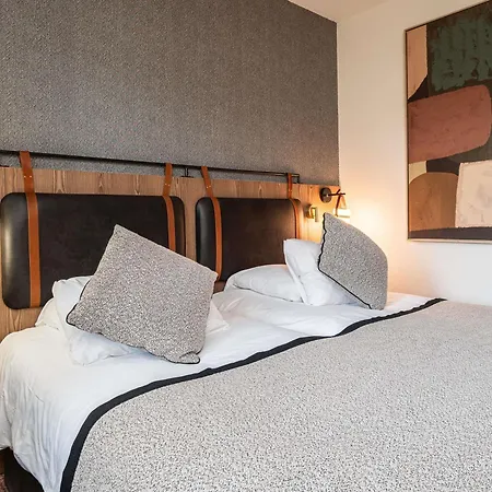 Mercure La Cite 4*