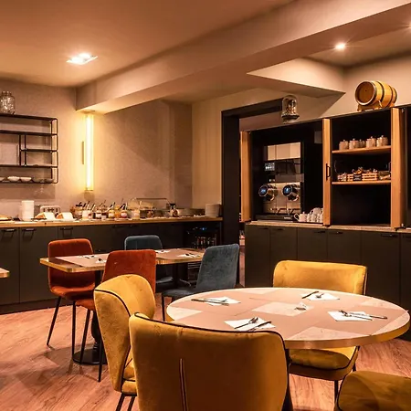 Mercure La Cite 4*