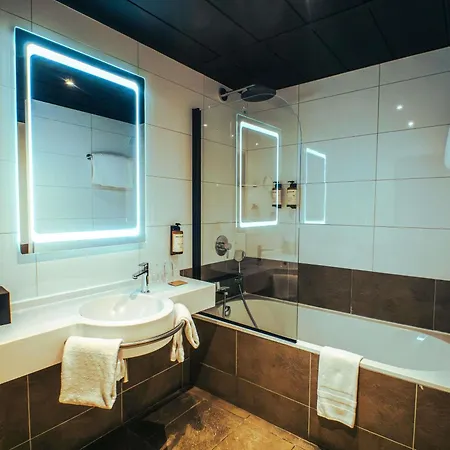 Mercure La Cite Hotel 4*