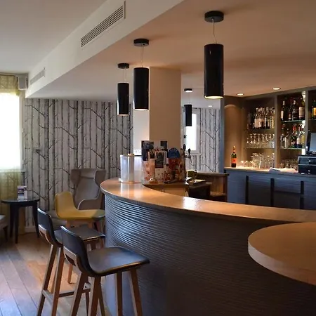 Hotell Mercure La Cite 4*