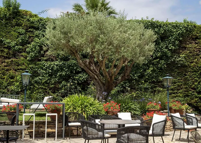 Hotel Mercure La Cite 4*