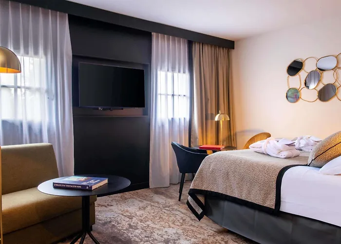 Mercure La Cite מלון קרקסון