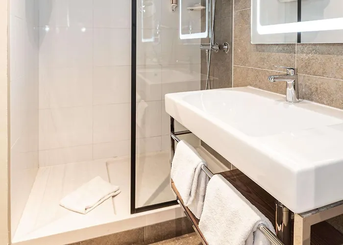 فندق Mercure La Cite قرقشونه