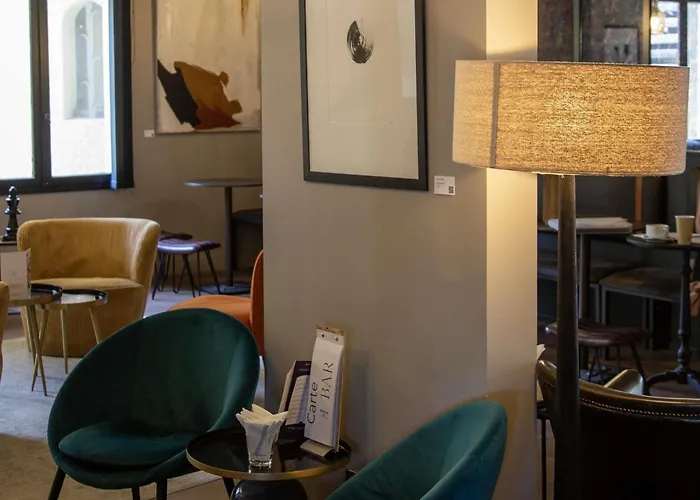 Mercure La Cite فندق قرقشونه